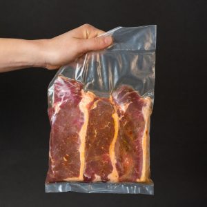 Bifes anchos de entrecot condimentados al vacío